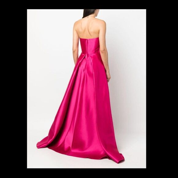 Like NEW SOLACE LONDON TIFFANY GOWN in CERISE - Picture 6 of 8